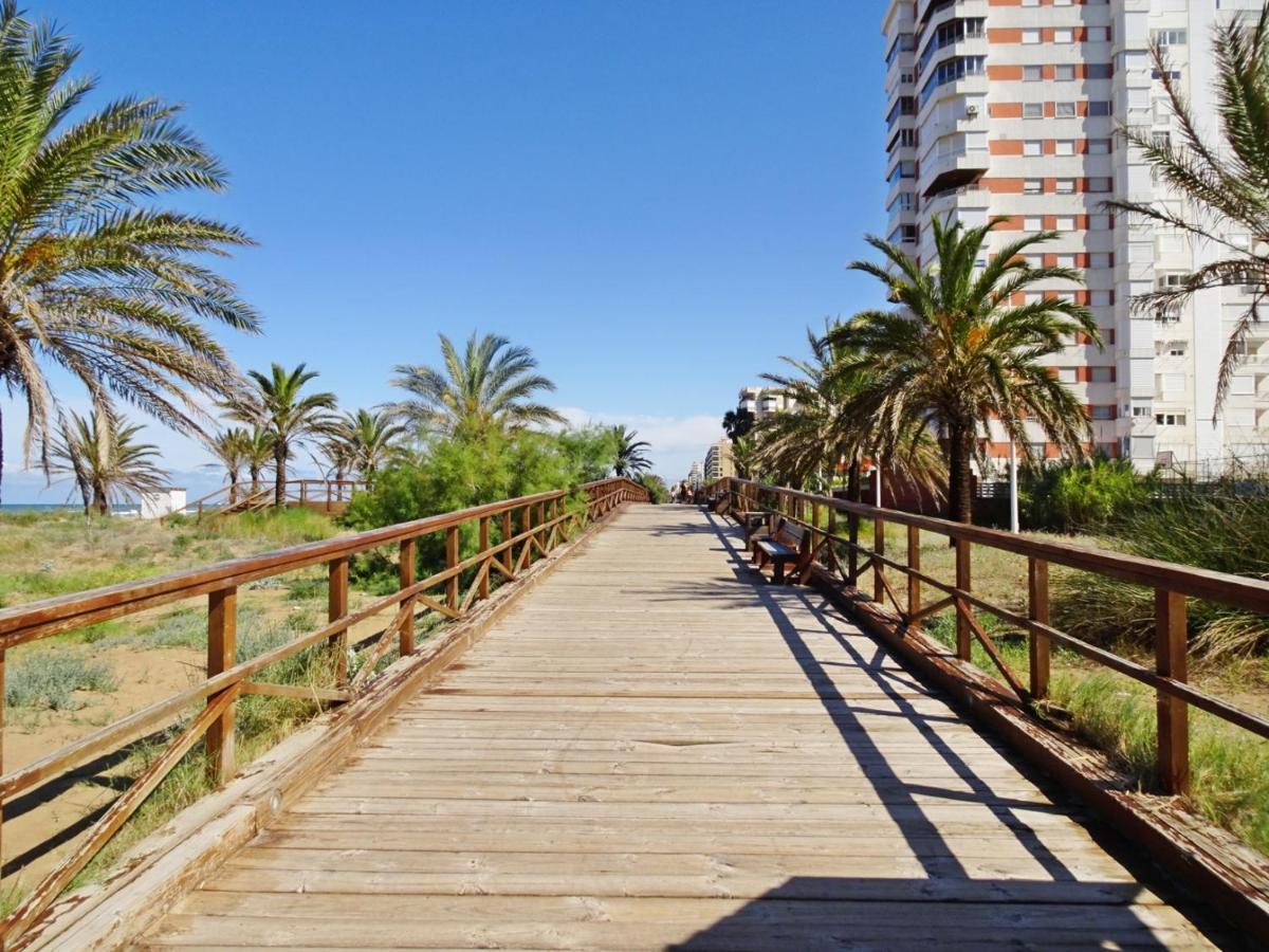 Aigua Blava Primera Linea - Alquiler Solo Familias Appartement Playa de Gandia Buitenkant foto